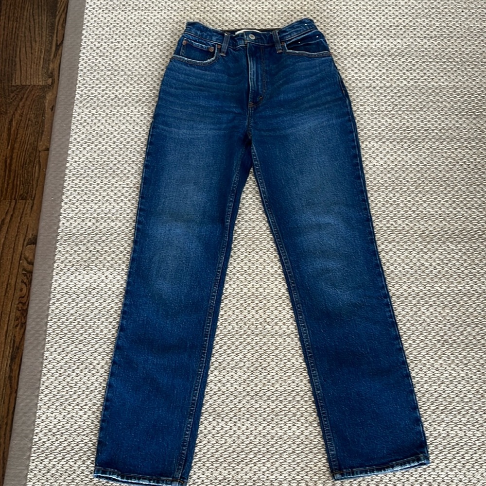 Abercrombie 90s’ straight ultra high rise jeans